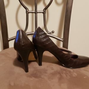 Issac Mizrahi Leather Heels